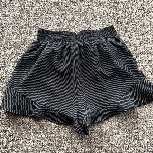 Dressy Flowy Shorts - Picture 5 of 5